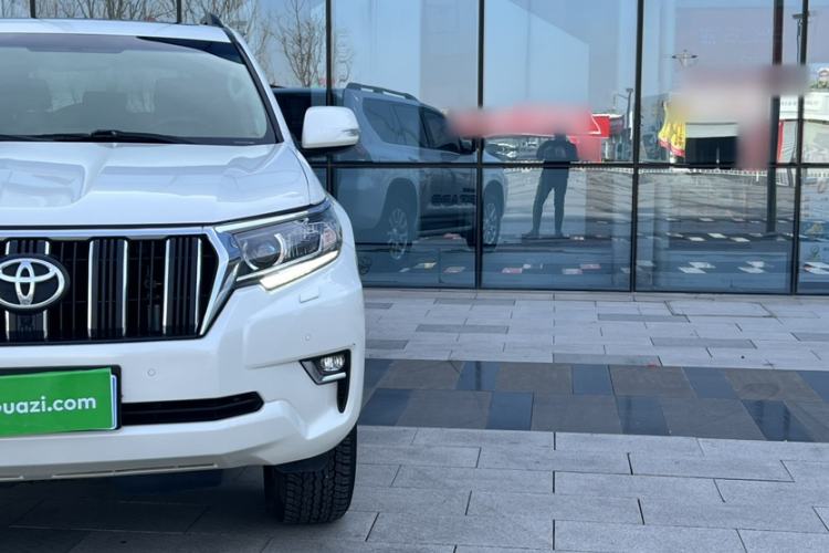 Used Toyota Prado 2018 3.5L Automatic TX-L with Rear-Mounted Spare Tire Left Front Headlight