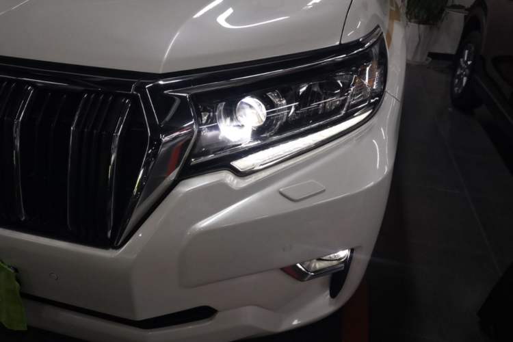 Used Toyota Prado 2018 3.5L Automatic TX-L with Rear-Mounted Spare Tire Left Front Headlight