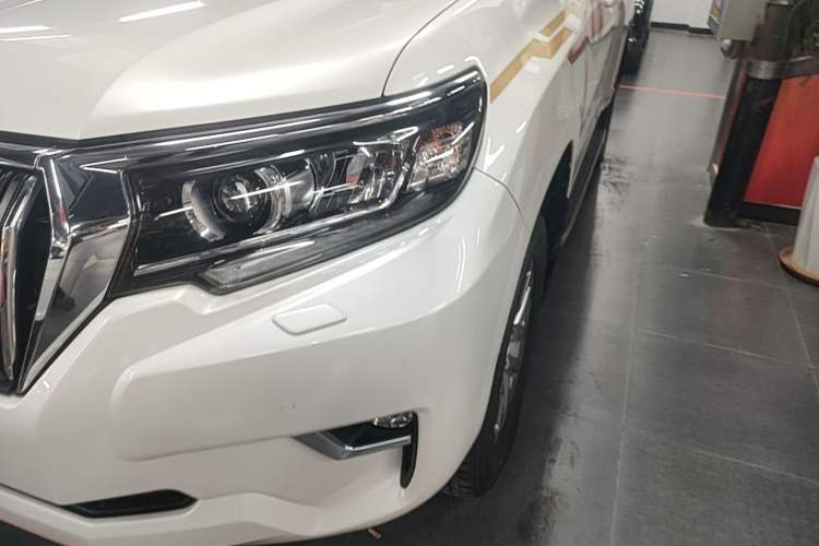 Used Toyota Prado 2018 3.5L Automatic TX-L with Rear-Mounted Spare Tire Left Front Headlight