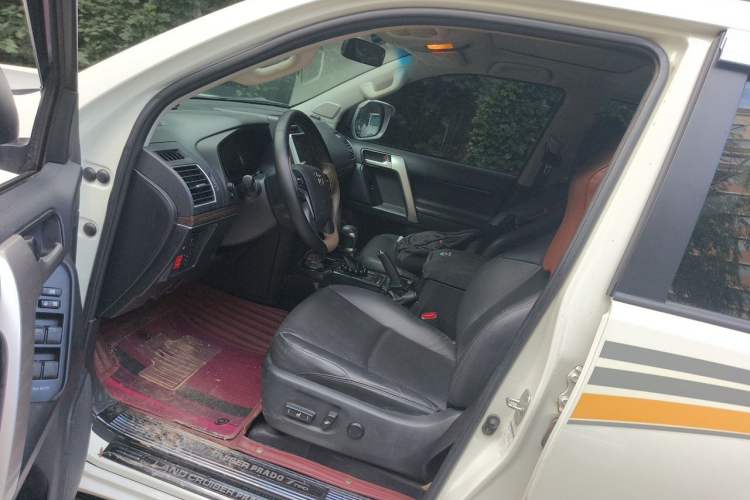 Used Toyota Prado 2018 3.5L Automatic TX-L with Rear-Mounted Spare Tire Left Front Seat