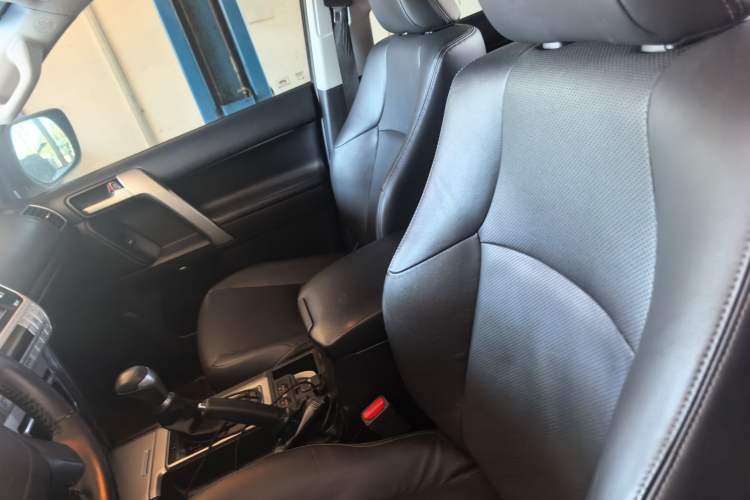 Used Toyota Prado 2018 3.5L Automatic TX-L NAVI with Rear-Mounted Spare Tire Left Front Seat