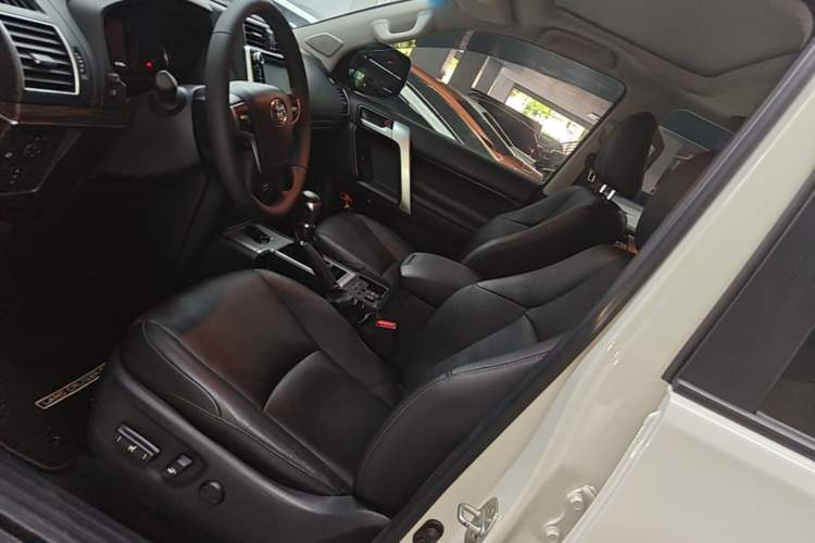 Used Toyota Prado 2018 3.5L Automatic TX-L with Rear-Mounted Spare Tire Left Front Seat