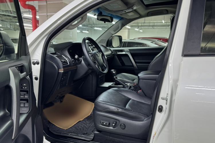 Used Toyota Prado 2018 3.5L Automatic TX-L NAVI with Rear-Mounted Spare Tire Left Front Seat