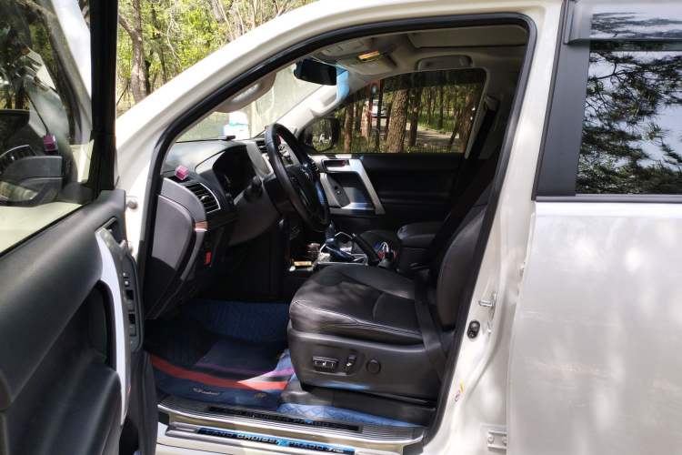 Used Toyota Prado 2018 3.5L Automatic TX-L with Rear-Mounted Spare Tire Left Front Seat