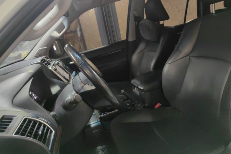 Used Toyota Prado 2018 3.5L Automatic TX-L NAVI with Rear-Mounted Spare Tire Left Front Seat