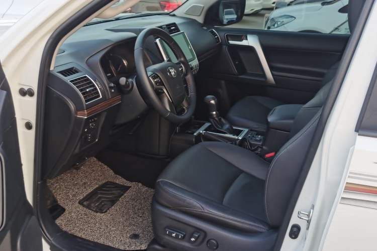 Used Toyota Prado 2018 3.5L Automatic TX-L with Rear-Mounted Spare Tire Left Front Seat