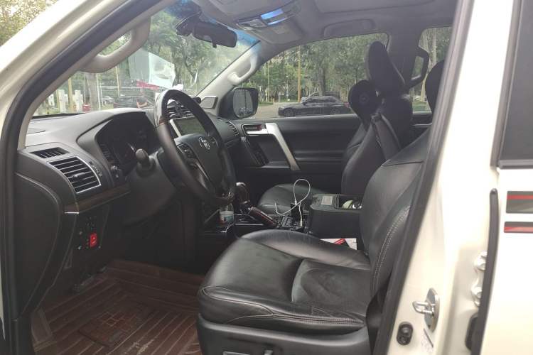 Used Toyota Prado 2018 3.5L Automatic TX-L with Rear-Mounted Spare Tire Left Front Seat