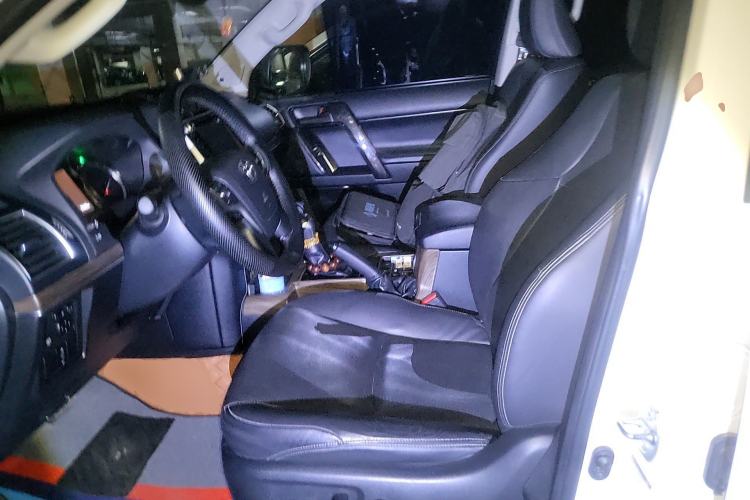 Used Toyota Prado 2018 3.5L Automatic TX-L NAVI with Rear-Mounted Spare Tire Left Front Seat