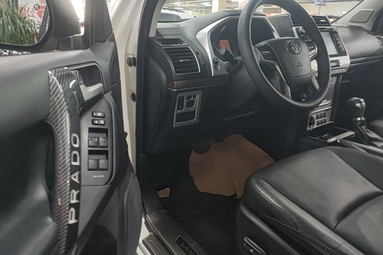 Used Toyota Prado 2018 3.5L Automatic TX-L with Rear-Mounted Spare Tire Left Front Seat