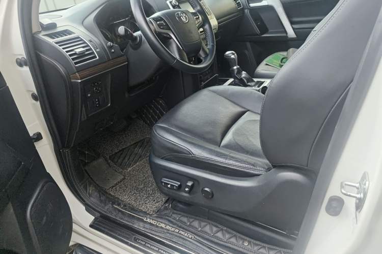 Used Toyota Prado 2018 3.5L Automatic TX-L Left Front Seat