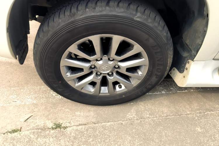 Used Toyota Prado 2018 4.0L U.S.-Spec Version 7 Seats Left Front Wheel Hub