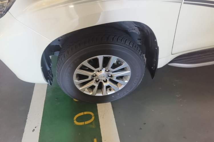 Used Toyota Prado 2018 3.5L Automatic TX-L NAVI with Rear-Mounted Spare Tire Left Front Wheel Hub