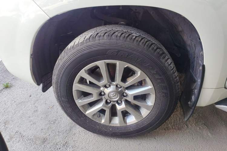 Used Toyota Prado 2018 3.5L Automatic TX-L NAVI Left Front Wheel Hub