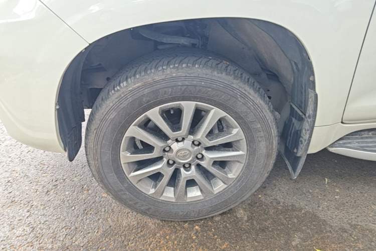 Used Toyota Prado 2018 3.5L Automatic TX Left Front Wheel Hub