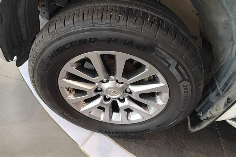 Used Toyota Prado 2018 3.5L Automatic TX-L NAVI Left Front Wheel Hub