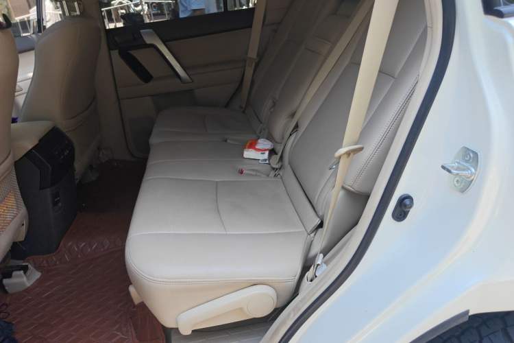 Used Toyota Prado 2018 4.0L GXR Dubai Edition – Middle East Left Rear Seat