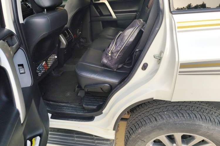 Used Toyota Prado 2018 3.5L Automatic TX-L with Rear-Mounted Spare Tire Left Rear Seat