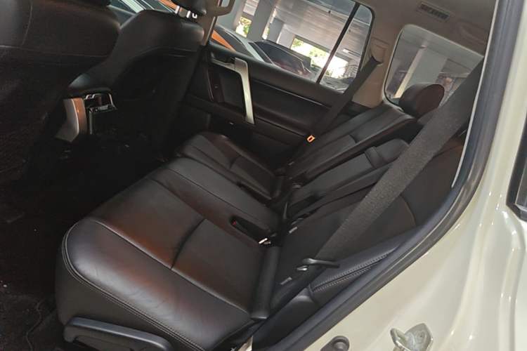Used Toyota Prado 2018 3.5L Automatic TX-L with Rear-Mounted Spare Tire Left Rear Seat