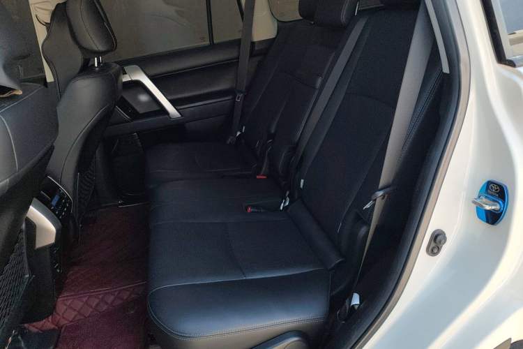 Used Toyota Prado 2018 3.5L Automatic TX-L NAVI with Rear-Mounted Spare Tire Left Rear Seat