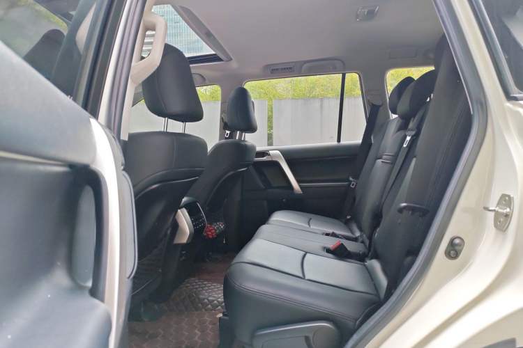 Used Toyota Prado 2018 3.5L Automatic TX-L with Rear-Mounted Spare Tire Left Rear Seat