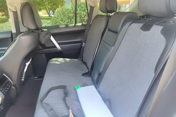 Used Toyota Prado 2018 3.5L Automatic TX-L with Rear-Mounted Spare Tire Left Rear Seat