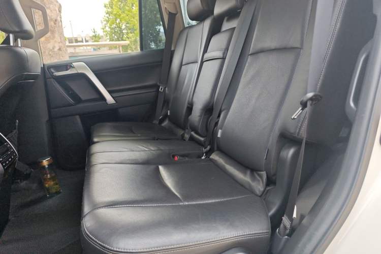 Used Toyota Prado 2018 3.5L Automatic TX-L with Rear-Mounted Spare Tire Left Rear Seat