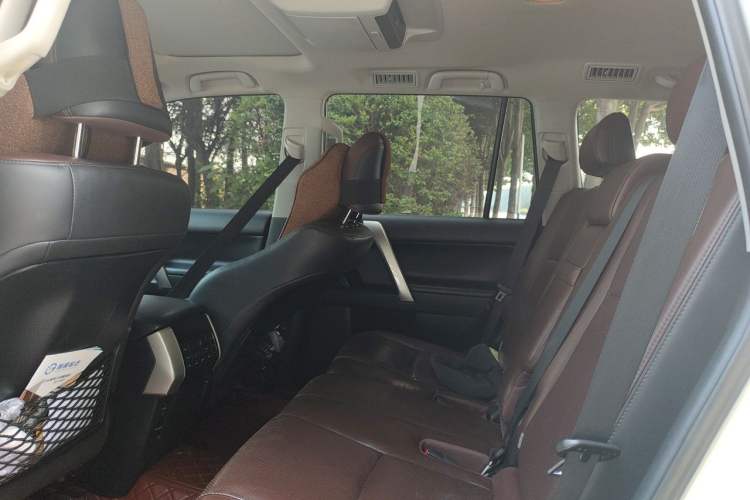 Used Toyota Prado 2018 3.5L Automatic TX-L NAVI with Rear-Mounted Spare Tire Left Rear Seat