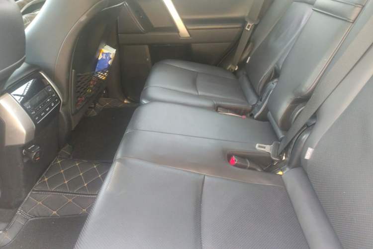 Used Toyota Prado 2018 3.5L Automatic TX-L with Rear-Mounted Spare Tire Left Rear Seat