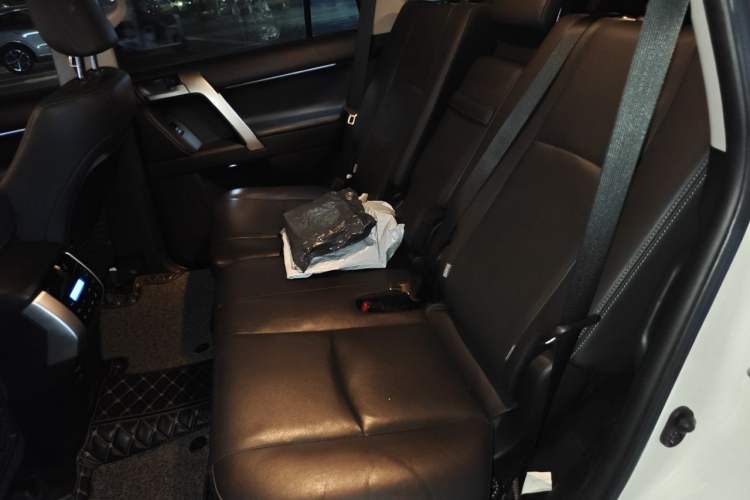Used Toyota Prado 2018 3.5L Automatic TX-L with Rear-Mounted Spare Tire Left Rear Seat