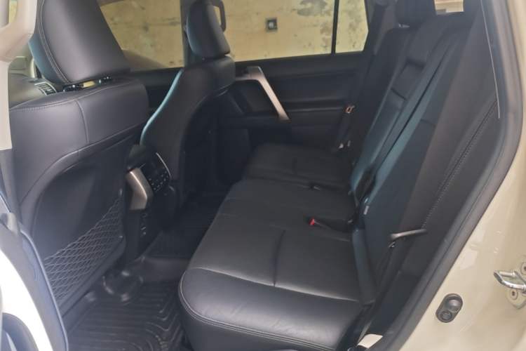 Used Toyota Prado 2018 3.5L Automatic TX-L NAVI with Rear-Mounted Spare Tire Left Rear Seat