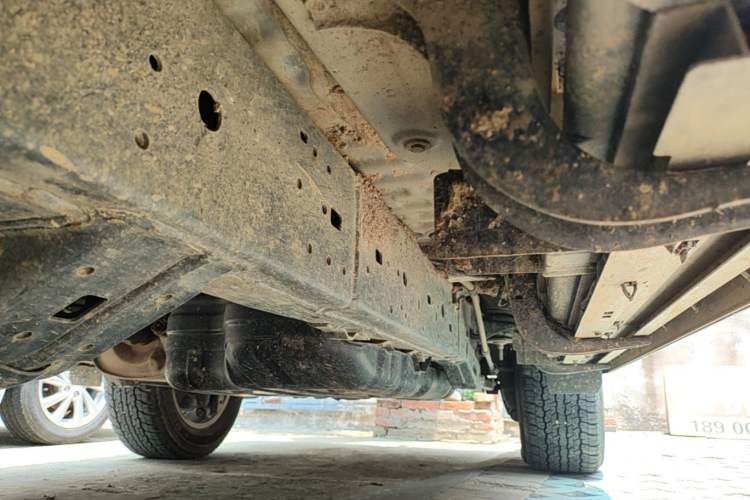 Used Toyota Prado 2018 3.5L Automatic TX-L with Rear-Mounted Spare Tire Left Side Sill