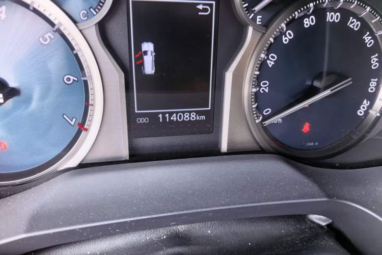 Used Toyota Prado 2018 3.5L Automatic TX-L NAVI with Rear-Mounted Spare Tire Odometer Close Up