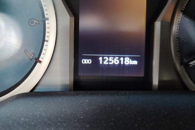 Used Toyota Prado 2018 3.5L Automatic TX-L with Rear-Mounted Spare Tire Odometer Close Up