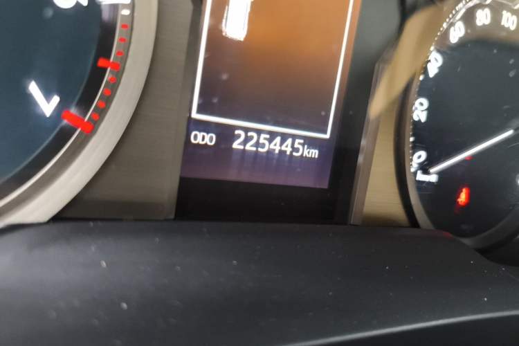 Used Toyota Prado 2018 3.5L Automatic TX-L with Rear-Mounted Spare Tire Odometer Close Up
