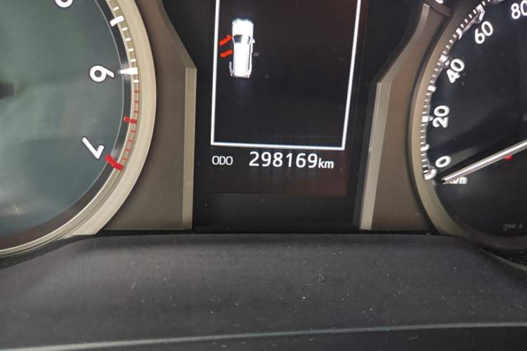 Used Toyota Prado 2018 3.5L Automatic TX-L Odometer Close Up