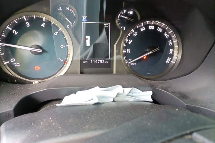 Used Toyota Prado 2018 3.5L Automatic TX-L with Rear-Mounted Spare Tire Odometer Close Up