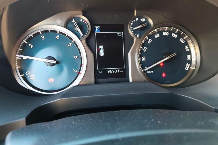 Used Toyota Prado 2018 3.5L Automatic TX-L NAVI with Rear-Mounted Spare Tire Odometer Close Up
