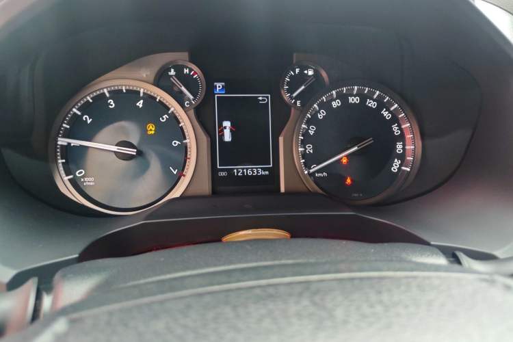 Used Toyota Prado 2018 3.5L Automatic TX-L Odometer Close Up