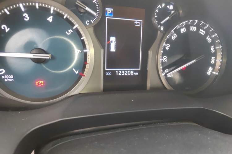 Used Toyota Prado 2018 3.5L Automatic TX-L with Rear-Mounted Spare Tire Odometer Close Up