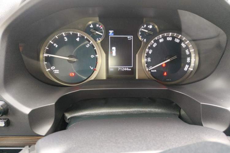 Used Toyota Prado 2018 3.5L Automatic TX-L NAVI with Rear-Mounted Spare Tire Odometer Close Up