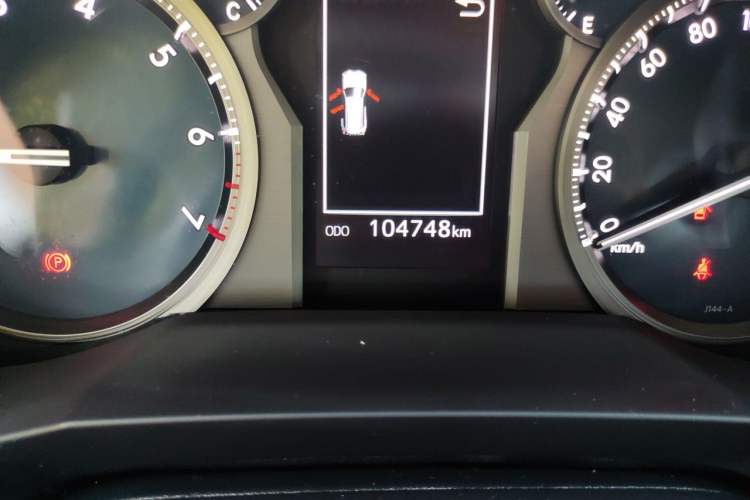 Used Toyota Prado 2018 3.5L Automatic TX-L Odometer Close Up