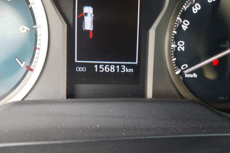 Used Toyota Prado 2018 3.5L Automatic TX-L with Rear-Mounted Spare Tire Odometer Close Up
