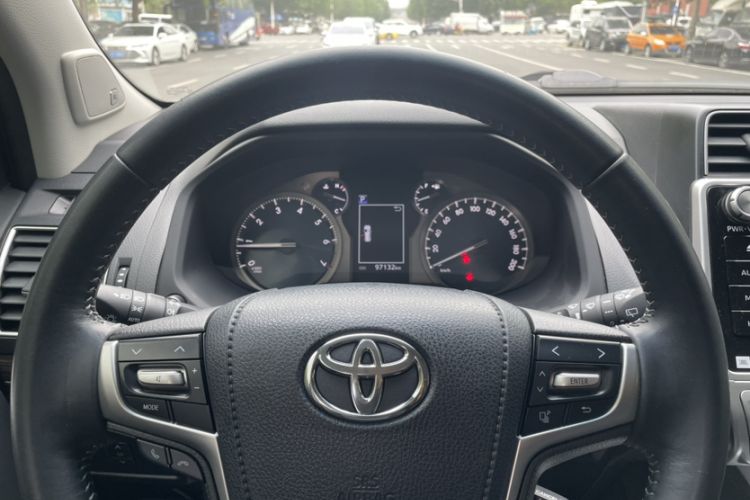 Used Toyota Prado 2018 3.5L Automatic TX-L NAVI with Rear-Mounted Spare Tire Odometer Close Up