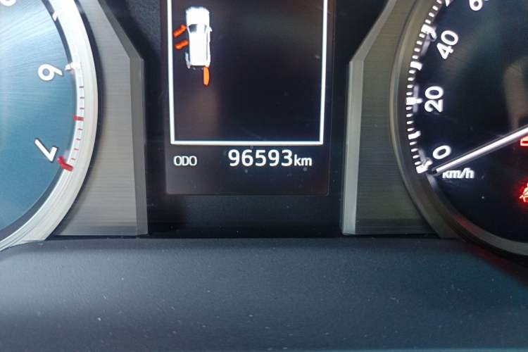 Used Toyota Prado 2018 3.5L Automatic TX-L Odometer Close Up