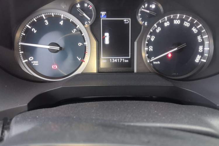 Used Toyota Prado 2018 3.5L Automatic TX-L NAVI with Rear-Mounted Spare Tire Odometer Close Up