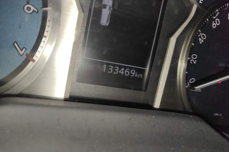 Used Toyota Prado 2018 3.5L Automatic TX-L Odometer Close Up