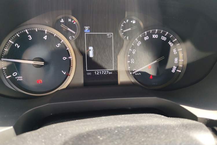 Used Toyota Prado 2018 3.5L Automatic TX-L with Rear-Mounted Spare Tire Odometer Close Up