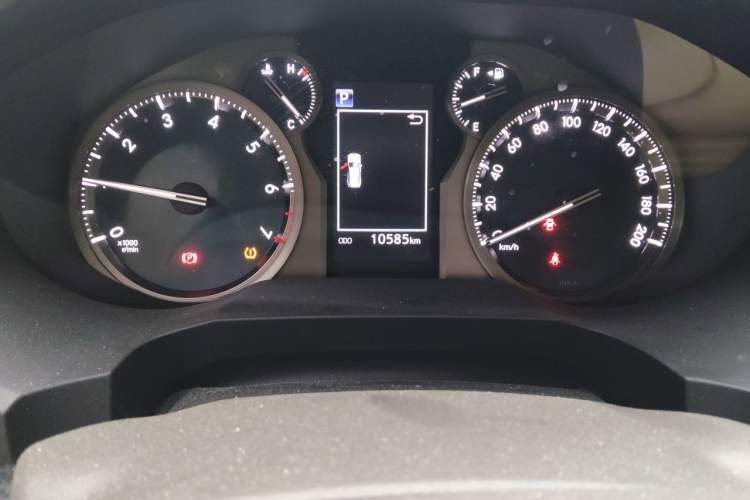 Used Toyota Prado 2018 3.5L Automatic TX-L Odometer Close Up