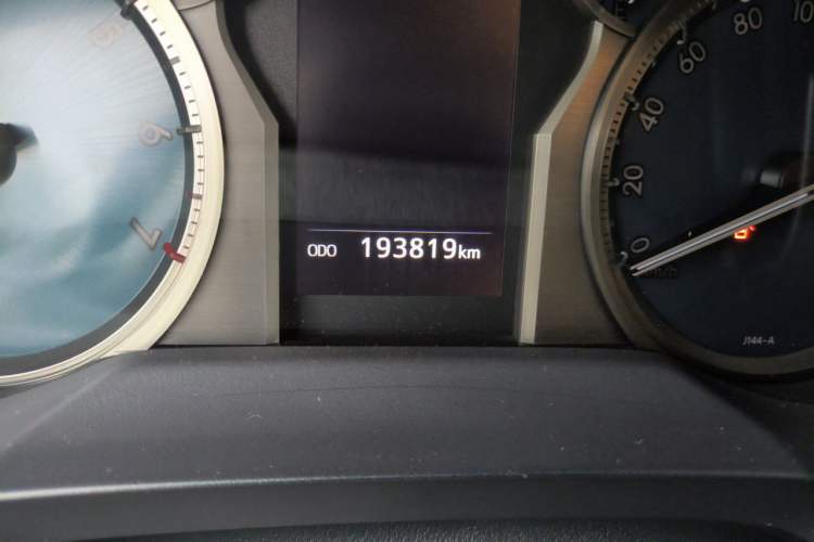 Used Toyota Prado 2018 3.5L Automatic TX-L NAVI with Rear-Mounted Spare Tire Odometer Close Up