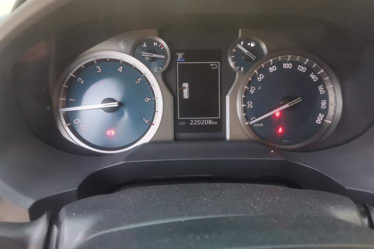 Used Toyota Prado 2018 3.5L Automatic TX-L Odometer Close Up